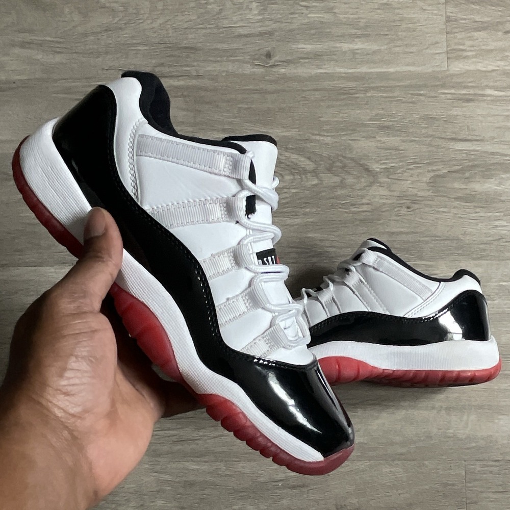 Size 5.5Y (GS) - Air Jordan 11 Retro Concord Bred 528896-160